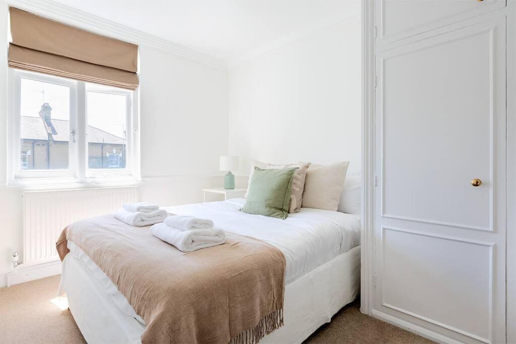 Spacious 3 Bedroom Flat With Terrace Appartamento