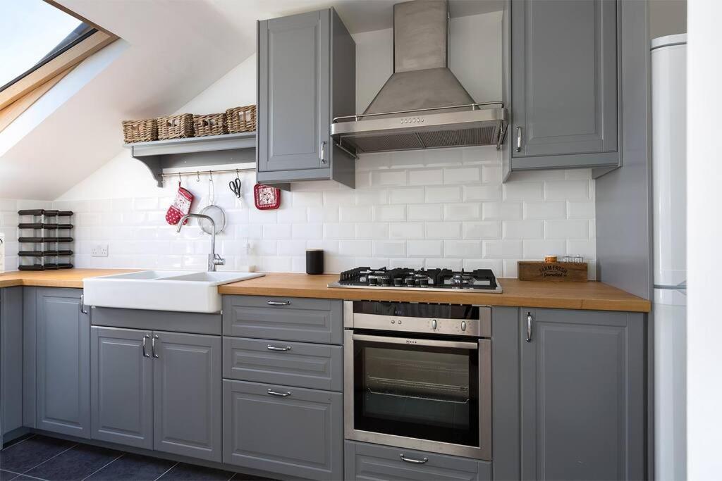Spacious 3 Bedroom Flat With Terrace Appartamento *